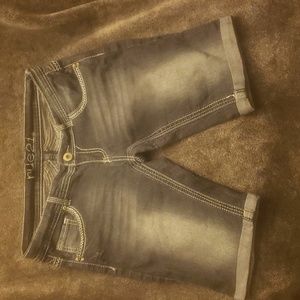 Women's  Rue 21 long bluesman shorts size 7/8 R